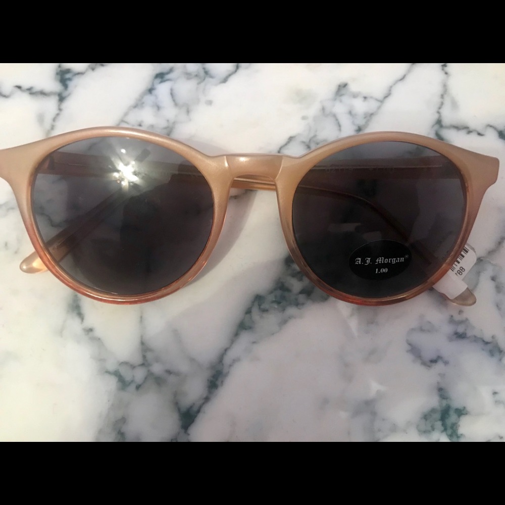 AJ Morgan Bronze Sunglass Readers 1.00